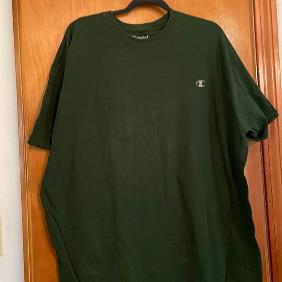 Champion forest green T shirt - Picture 1 of 4
